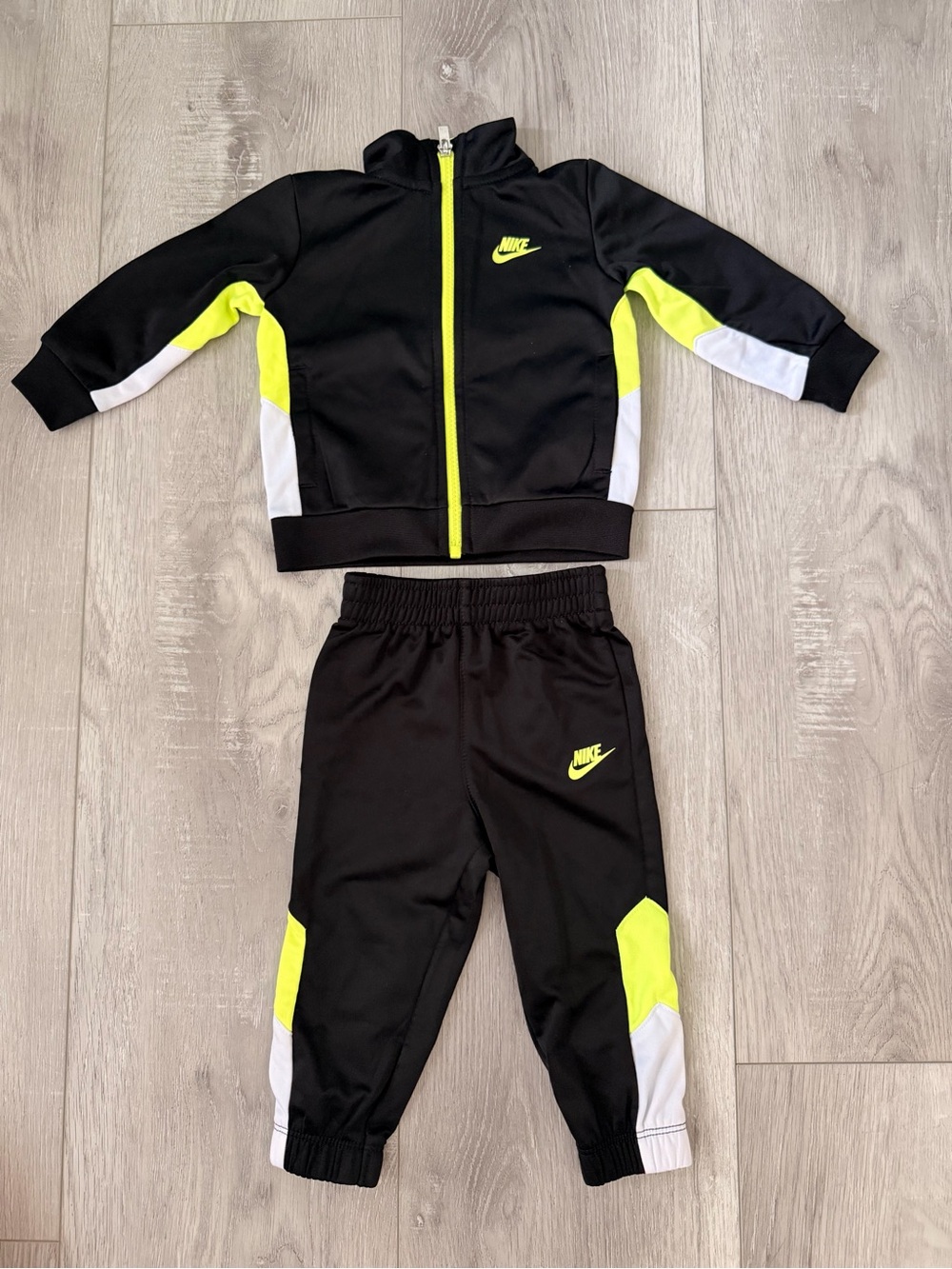 Kid’s Toddler Nike Track suit set